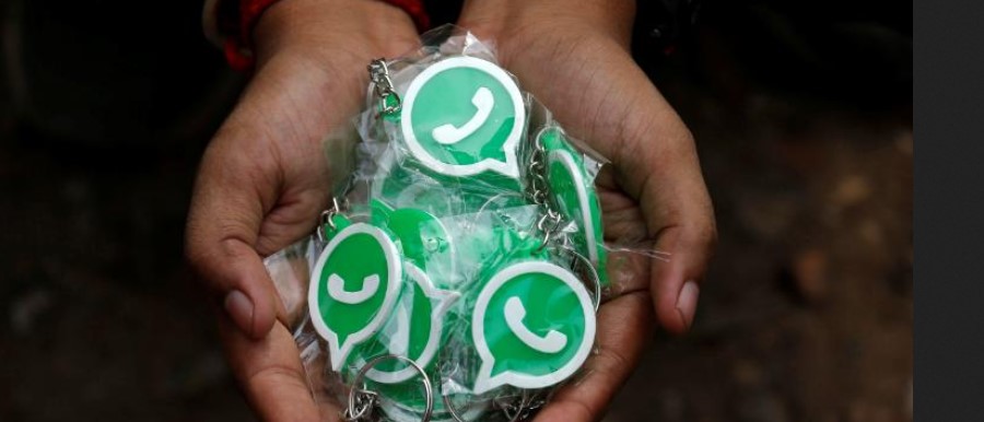 Aplikasi WhatsApp (TossHub)