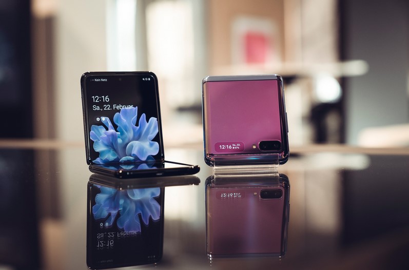 Desain Samsung Galaxy Z Flip (Android Pit)