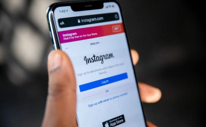Cara mengubah warna chat Instagram (HITC)