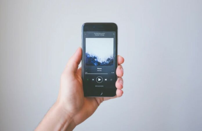 Aplikasi pemutar musik iPhone (Unsplash)