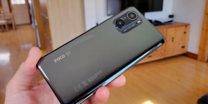 Review Poco F3 (Android Authority)