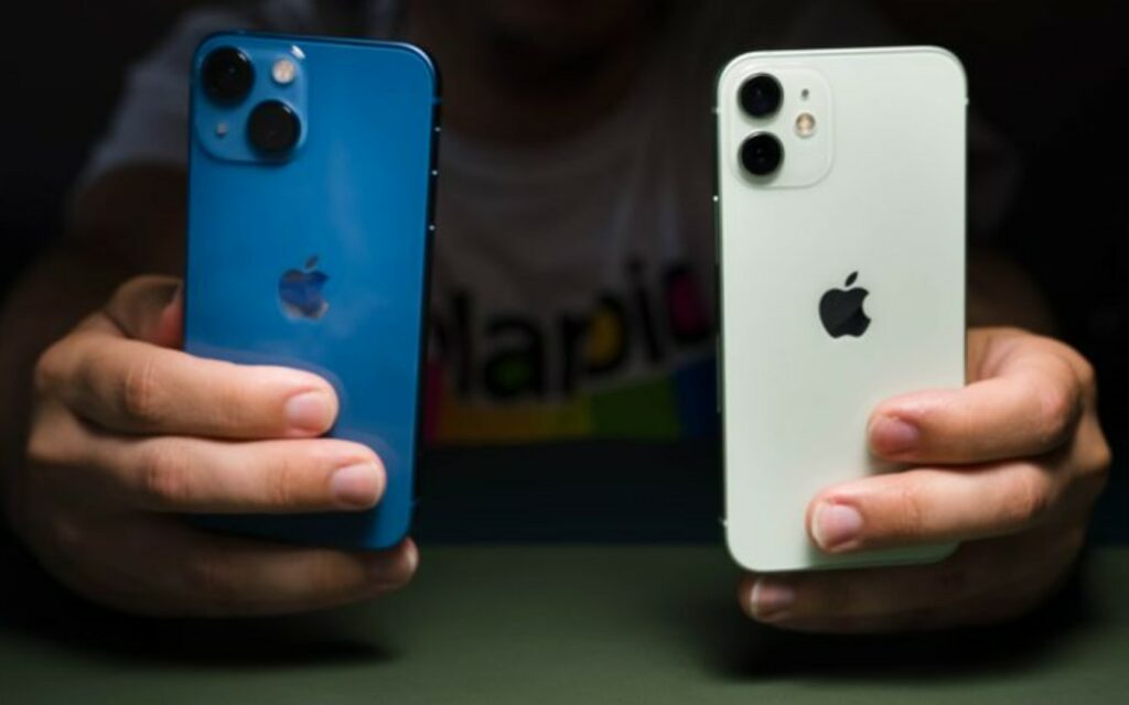 iPhone 13 Mini vs iPhone 12 Mini (Makeuseof)